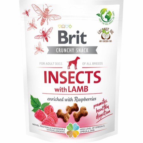 Brit Care Crunchy Snack | Insekter & Lam. Disse knasende kiks er beriget med insekt og lam, og er også tilsat hindbær for en ekstra smagfuld oplevelse.